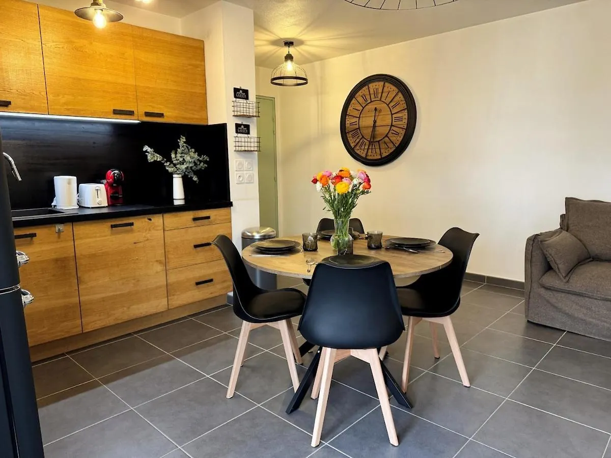 Charming 2-Room Apartment In Lavandou, Terrace, Parking, Air Conditioning Le Lavandou