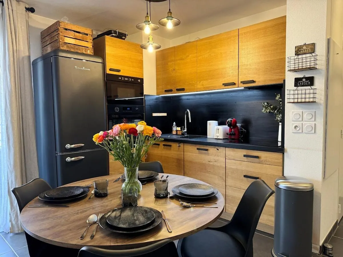 Charming 2-Room Apartment In Lavandou, Terrace, Parking, Air Conditioning Le Lavandou
